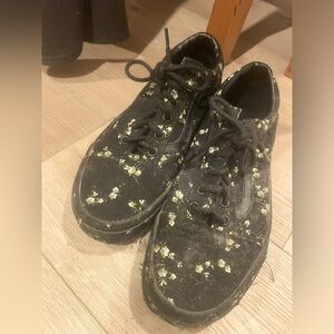 Vans low top size 7.5